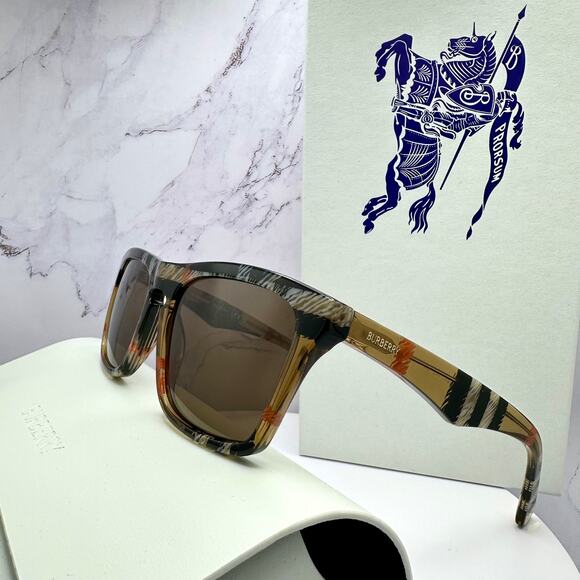 NEW Burberry Sunglasses - Picture 1 of 16